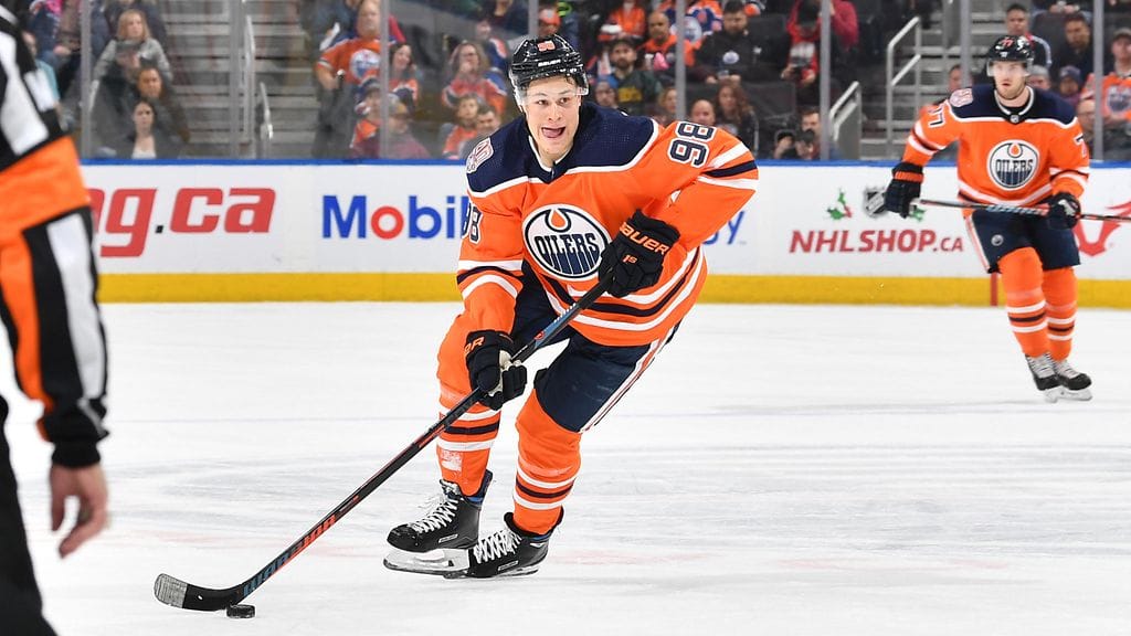 Jesse Puljujärvi pääsi tienaamaan Nuorten Leijonien maailmanmestaruudella.