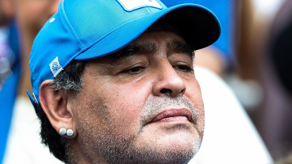 Diego Maradona toipuu sairaalassa.