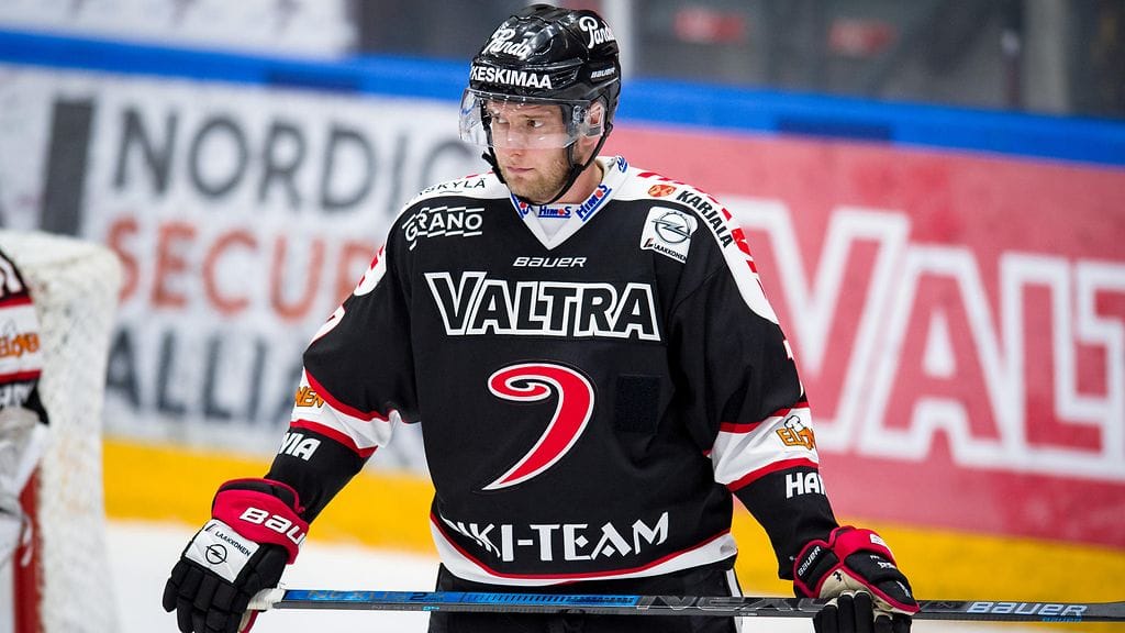 Puolustaja Mikko Kalteva jatkaa JYPissä.