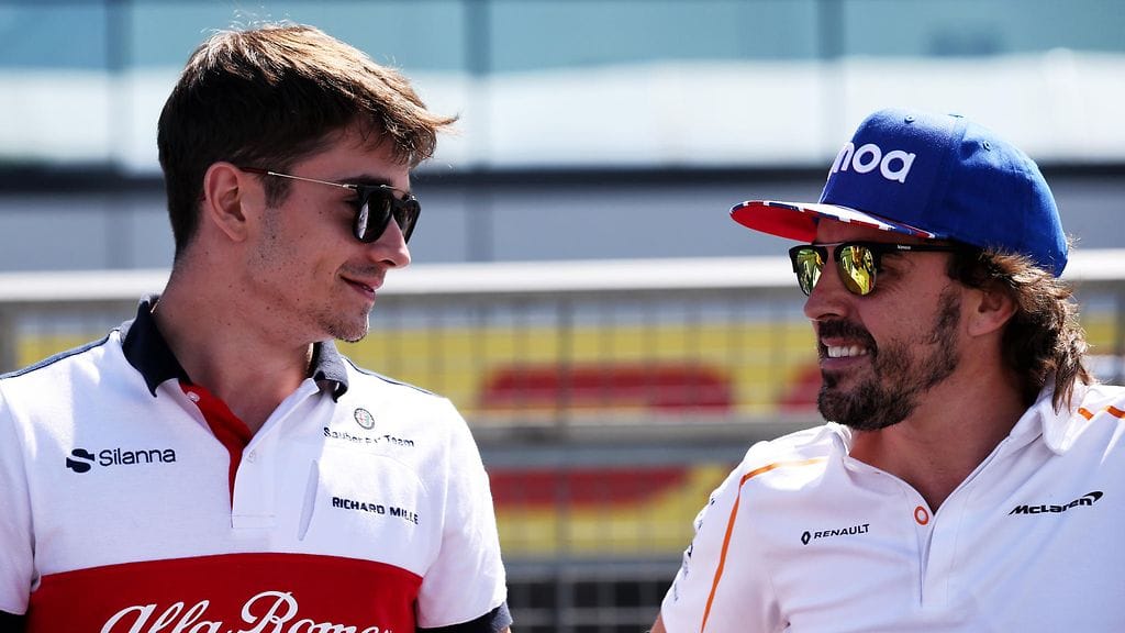 Charles Leclerc kaasuttelee tulevalla kaudella Ferrarilla, kun taas Fernando Alonso on jättänyt F1-sarjan.