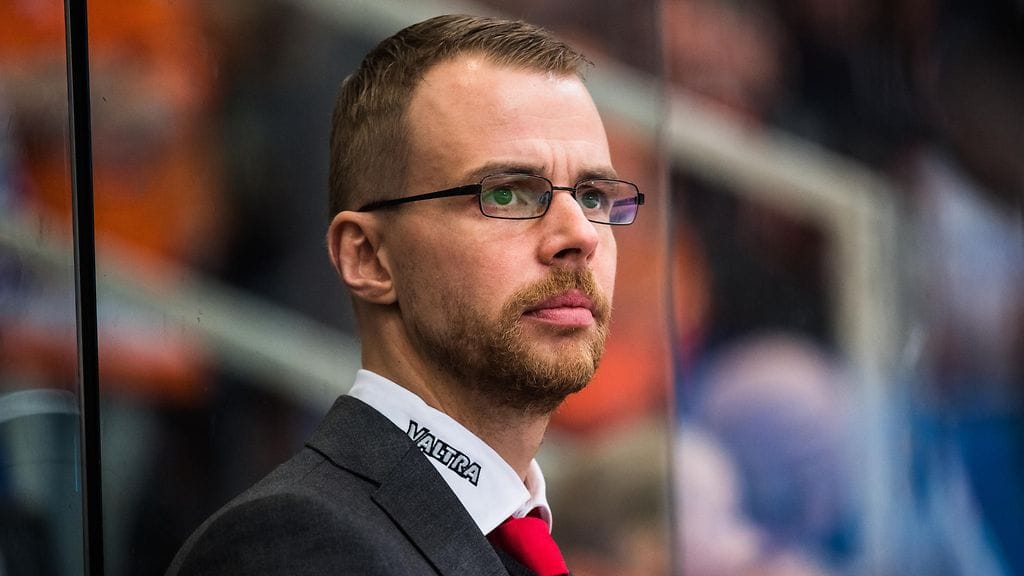 Lauri Merikivi joutui väistymään JYPin peräsimestä.