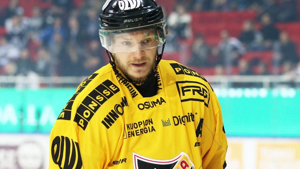 Jaakko Rissanen teki upean esityön KalPan 1-0-maaliin Helsingissä.