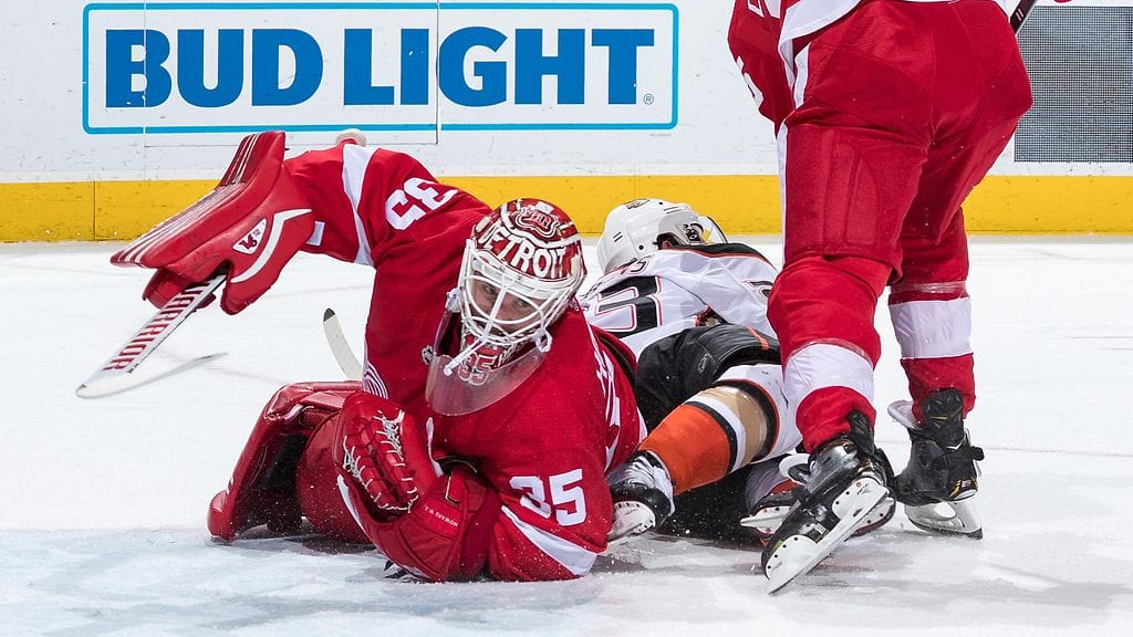 Jimmy Howard torjui 23 laukausta Anaheim Ducksia vastaan.