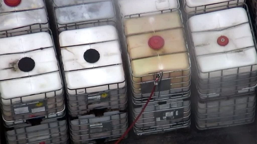 Vihtavuoressa höyrynnyttä räjähdejätekonttia jäähdytettiin vesitykin avulla.