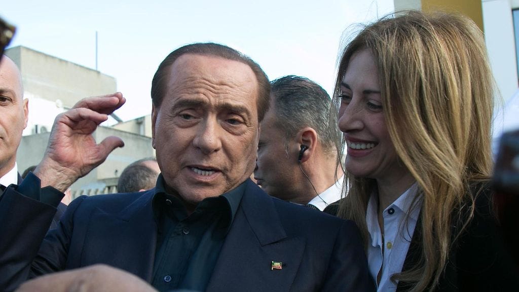 Italian ex-pääministeri Silvio Berlusconi, 82, ilmoitti torstaina asettuvansa ehdolle EU-vaaleissa.