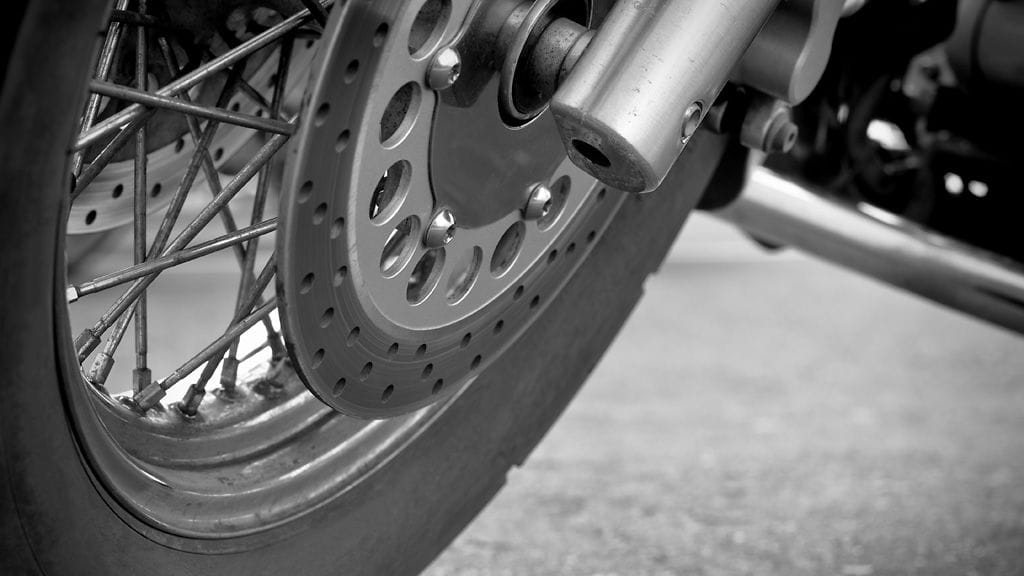 Autoilija tuomittiin kuolemantuottamuksesta, vammantuottamuksesta ja kahdesta törkeästä liikenneturvallisuuden vaarantamisesta reilun 10 kuukauden ehdolliseen vankeuteen.