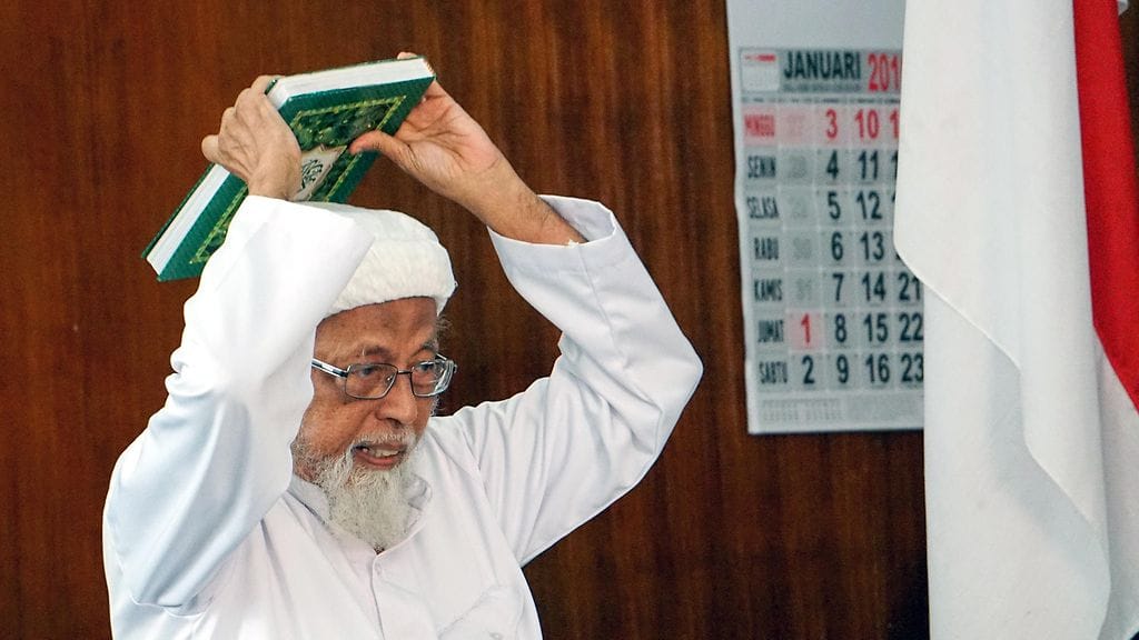 Balin pommi-iskujen innoittajana pidetty radikaali muslimisaarnaaja Abu Bakar Bashir, 80, vapautetaan vankilasta terveydellisistä syistä.