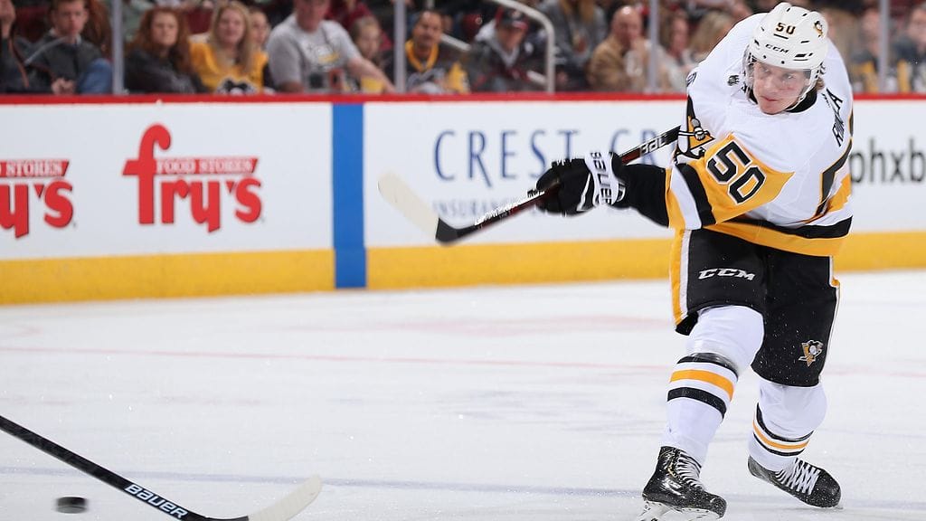 Juuso Riikola iski komean maalin Pittsburgh Penguinsille.