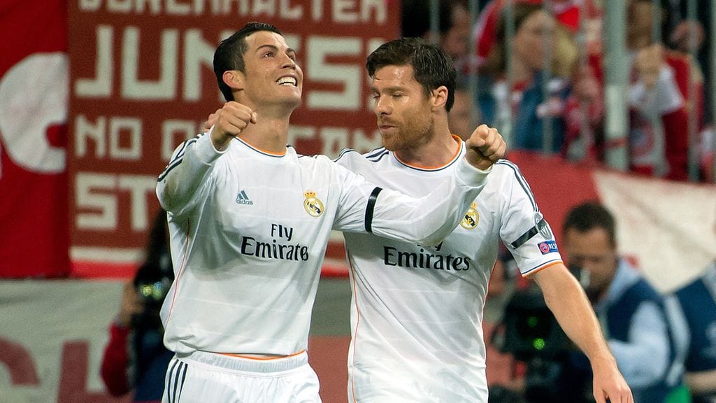 Cristiano Ronaldo ja Xabi Alonso pelasivat useamman vuoden yhdessä Real Madridin paidassa.