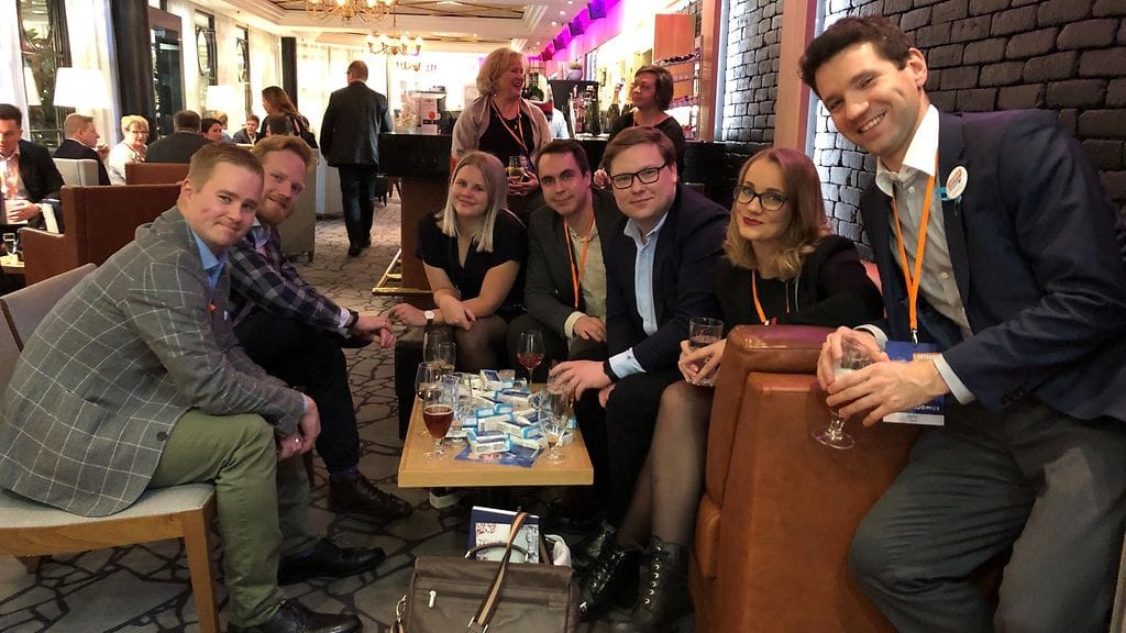 Kokoomus risteilyllä 1  OMA