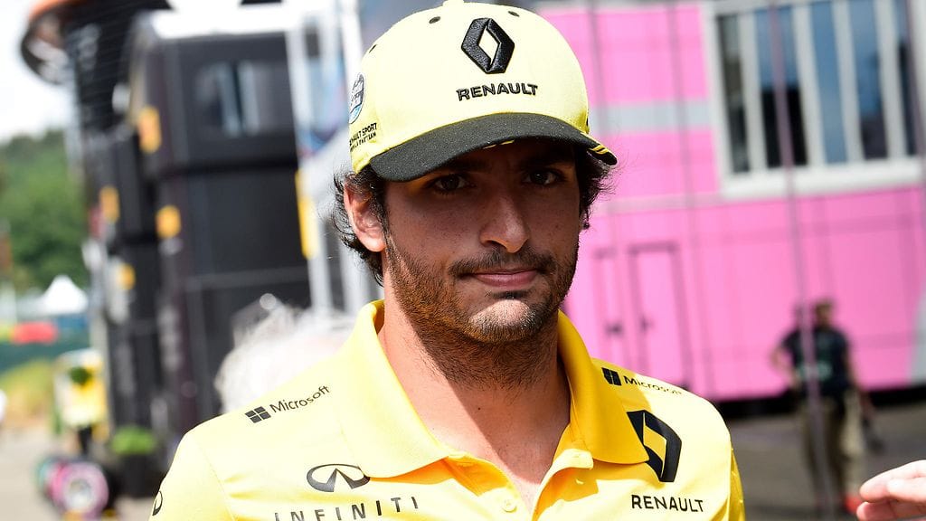 McLarenille siirtyvän Carlos Sainzin sisko koki kovia.