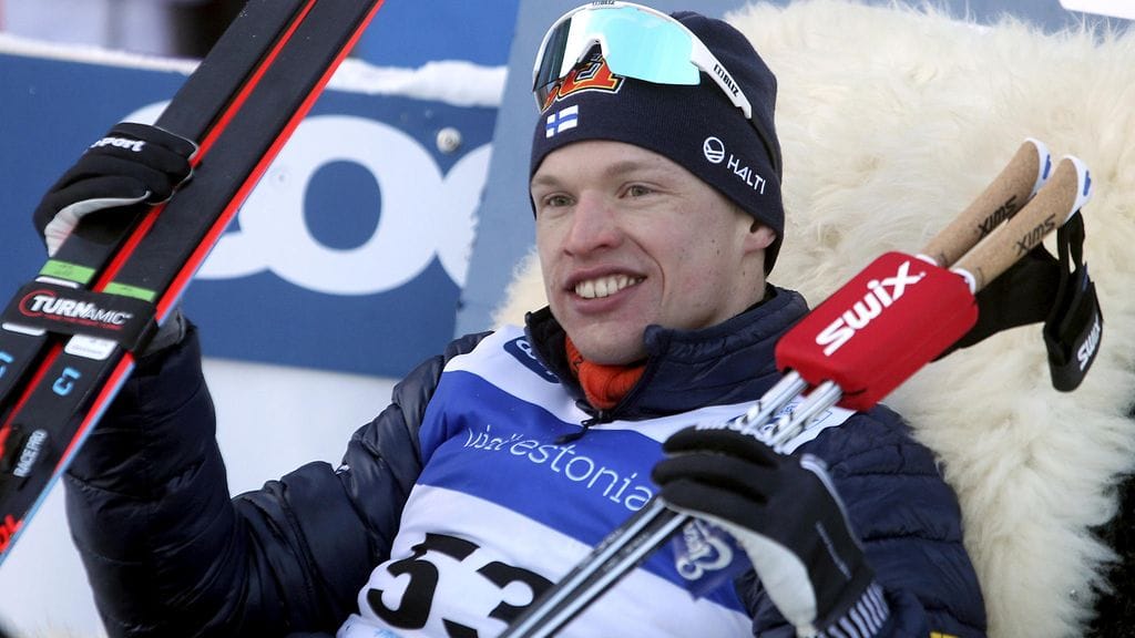 Iivo Niskanen tuuletti voittoa sunnuntaina Viron Otepäässä.
