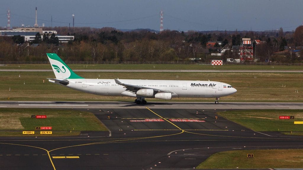 Saksa aikoo kieltää iranilaisen Mahan Air -lentoyhtiön koneilta pääsyn lentokentilleen, saksalaismedia kertoi maanantaina.