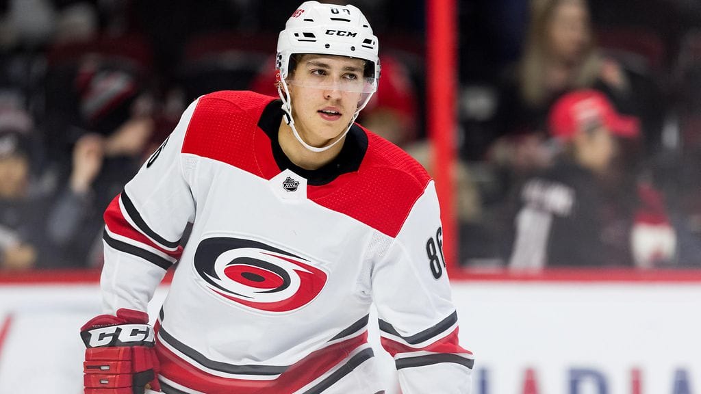 Teuvo Teräväinen teki jatkosopimuksen Carolina Hurricanesin kanssa.
