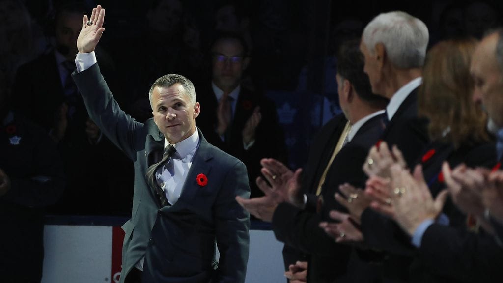 Martin St. Louis (vasemmalla) valittiin tuoreeltaan Hockey Hall of Fameen.