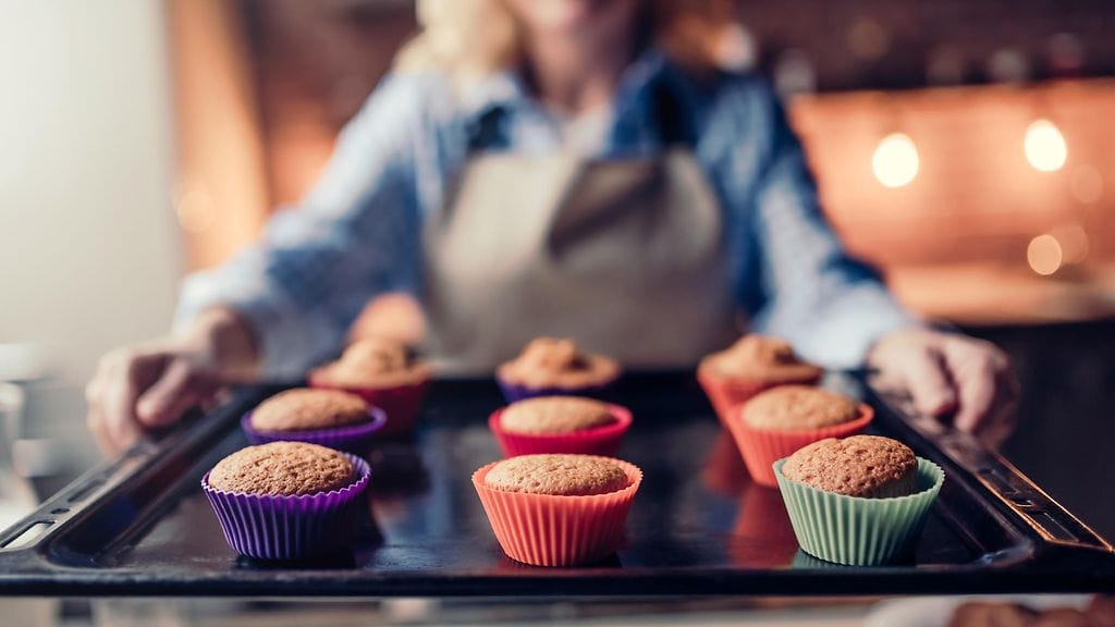 Sokeriset välipalat ovat yhteydessä vyötärölihavuuteen ja rasvamaksaan. Kuvituskuva.