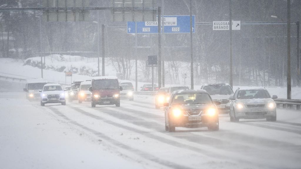 Nelostien ja Viitostien eteläosassa liikennehuipun arvioidaan olevan iltapäivällä neljän jälkeen, pohjoisemmassa joitakin tunteja myöhemmin.