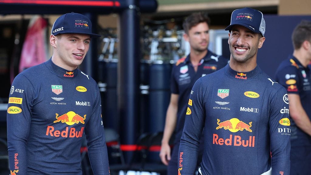 Daniel Ricciardo (oik.) on sinut Max Verstappenin ja Red Bullin mahdollisen menestyksen kanssa.