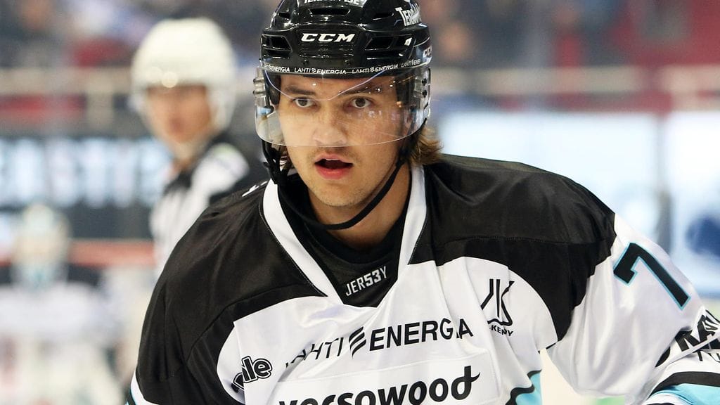 Oliwer Kaski vei Pelicansin 1-0-johtoon Vaasassa.