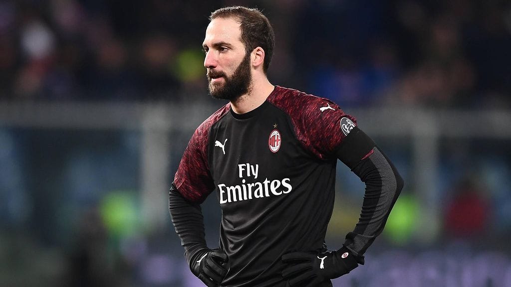 Gonzalo Higuain siirtyy Chelseaan.