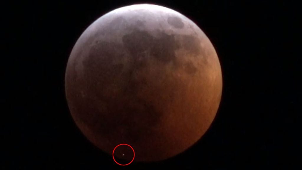 Kuunpimennys meteori isku