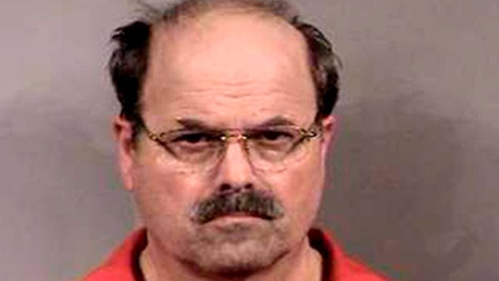 Dennis Raderin pidätyskuva vuodelta 2005.