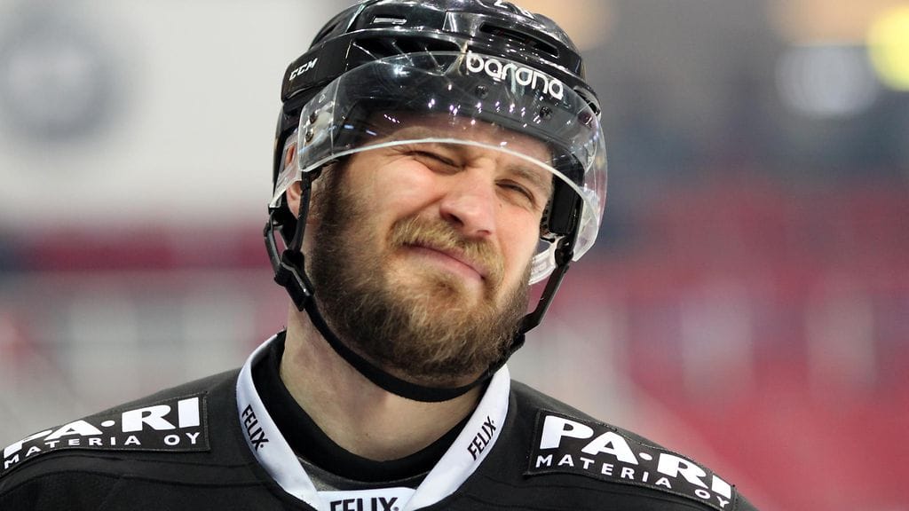 Jonne Virtanen lähetti ruokaisia terveisiä Ben Bloodille.