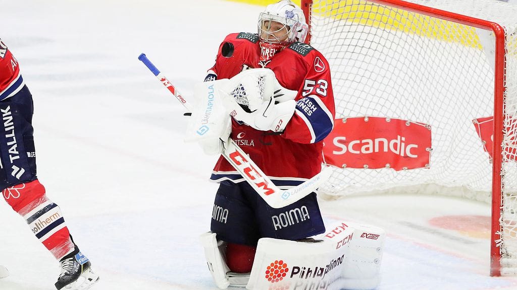 Atte Engren otti vahvoja torjuntoja KooKoota vastaan.