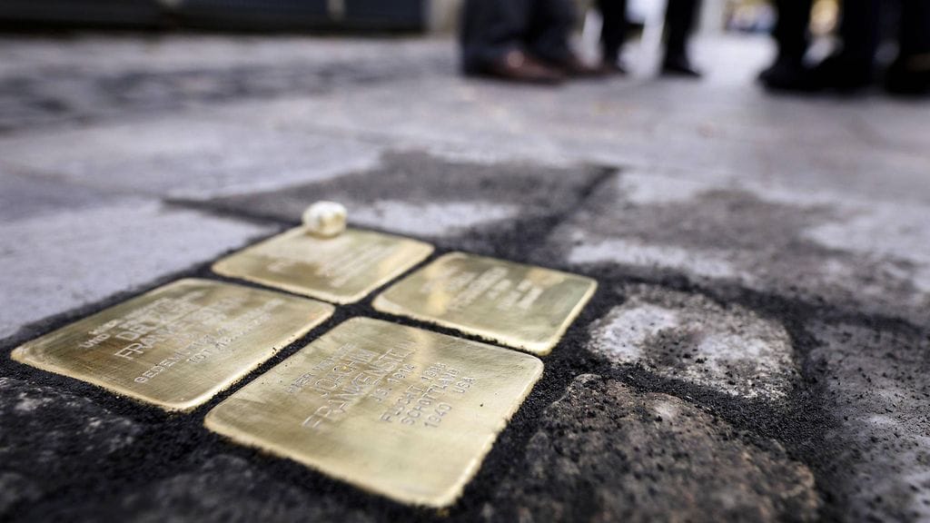 AOP kopastuskivi natsi-Saksa juutalaiset muistomerkki 16.2.85387917