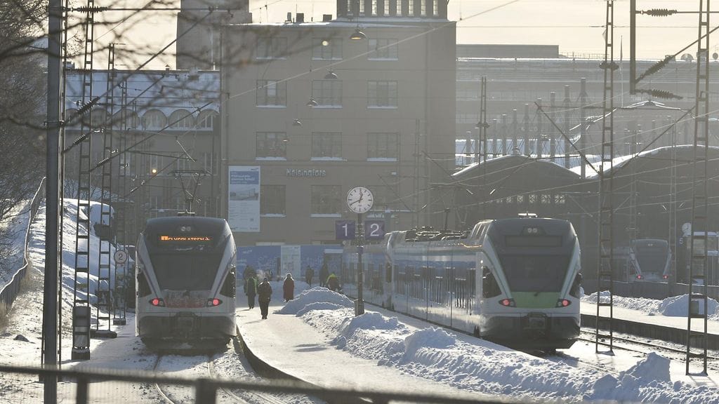 Pääkaupunkiseudulla kaikki P-junat on peruttu kehäradalla havaitun sähköratavaurion vuoksi.