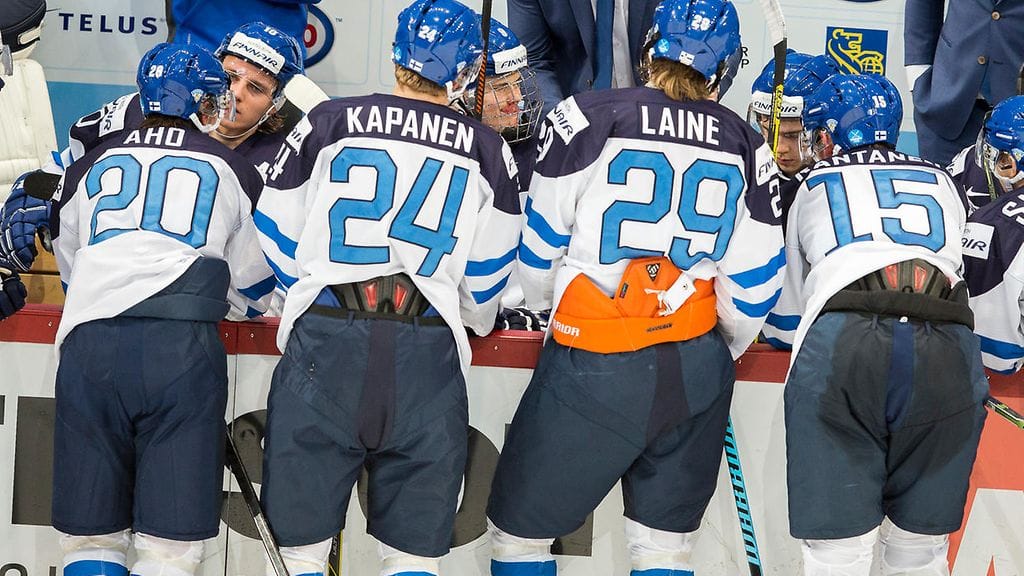 Sebastian Aho, Kasperi Kapanen, Patrik Laine, Mikko Rantanen ja Jesse Puljujärvi kuuluivat kaikki Jukka Jalosen nuorten MM-kultaryhmään vuonna 2016, mutta nyt jokaisen sopimustilanne haittaa MM-kisamatkaa.