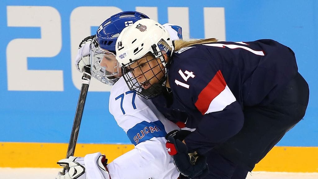 Kendall Coyne ja Brianna Decker (kuvassa) ovat Susanna Tapanille tuttuja vastustajia naisten arvokisoista.