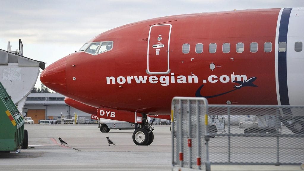 Norwegianin pörssikurssi romahti lähes 30 prosentin laskuun pian kaupankäynnin alettua.