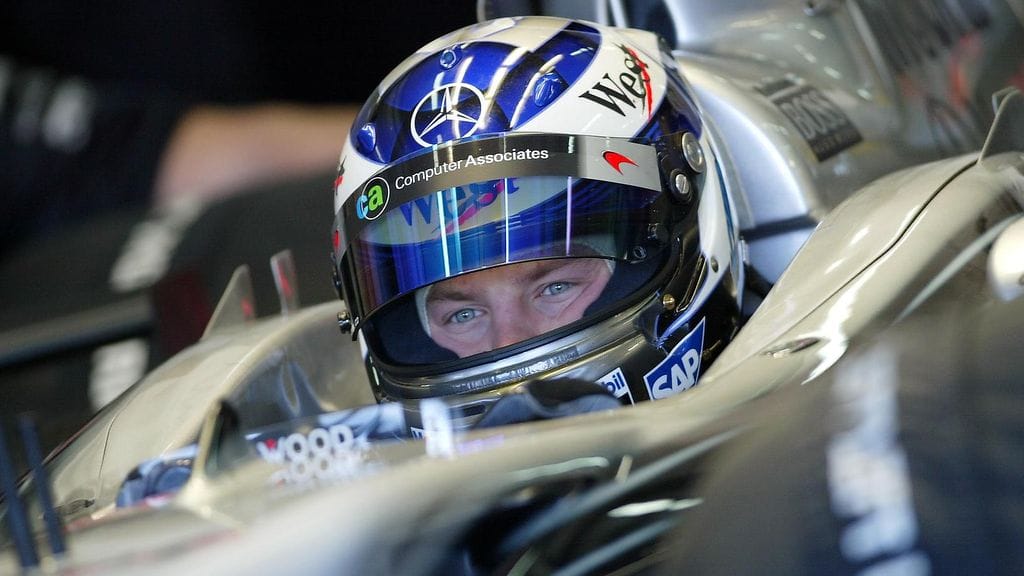 Kimi Räikkönen esitti kaudella 2002 huimapäisiä otteita.