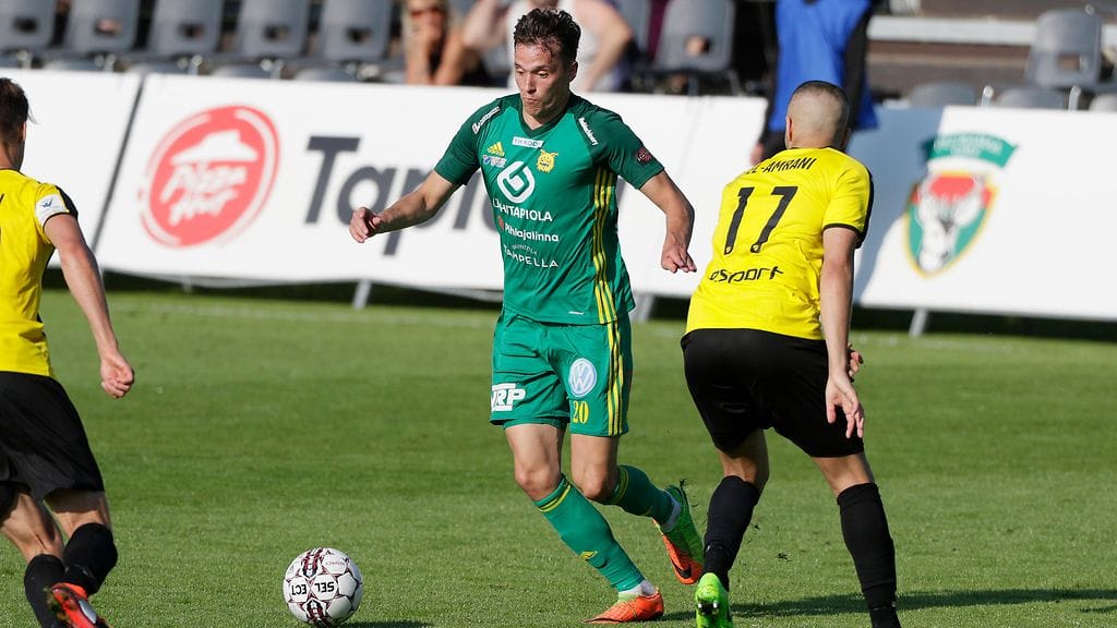 Eero Tamminen (keskellä) siirtyy Ilveksestä Interiin.