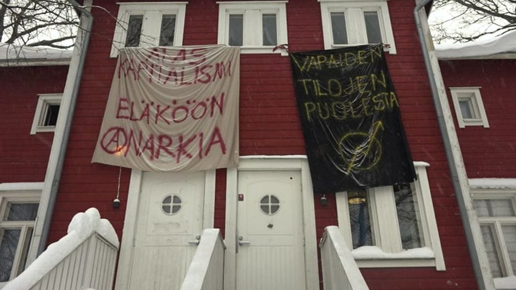 Vallattu talo Vallilassa