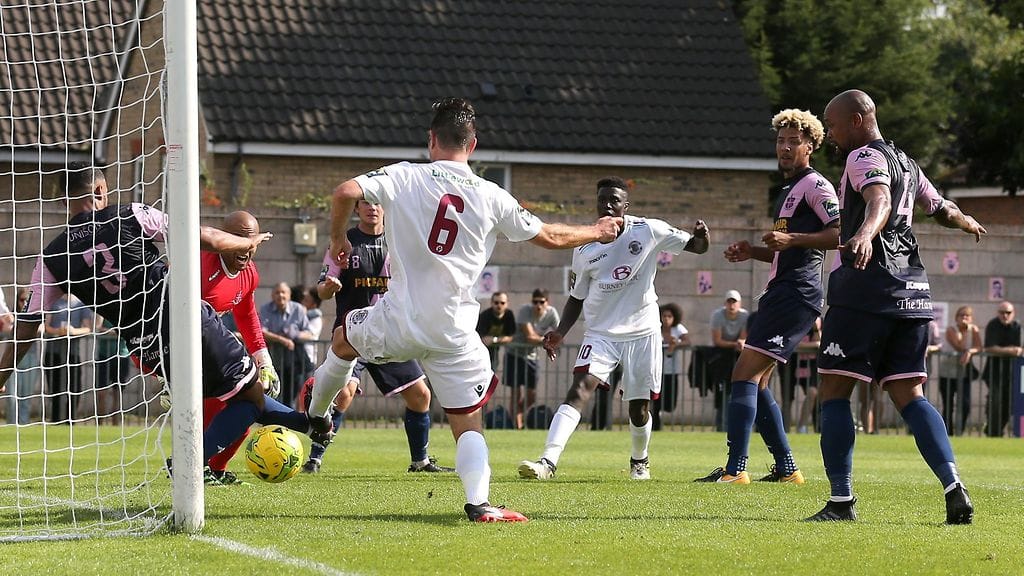 Arkistokuvaa Dulwich Hamletin puolustamisesta.