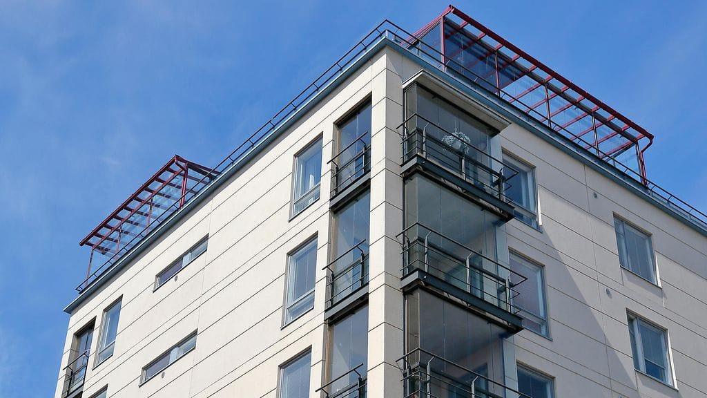 Kuvituskuvaa, kuvan parveke ei liity tapaukseen.