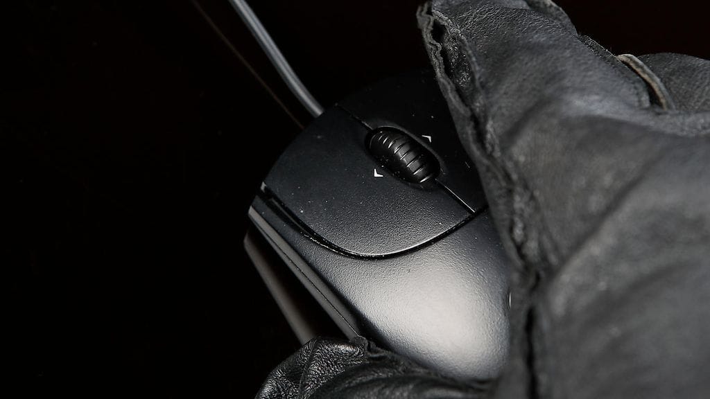 Mies tuomittiin sakkoihin tämän tarjottua lapselle rahaa seksiä vastaan.