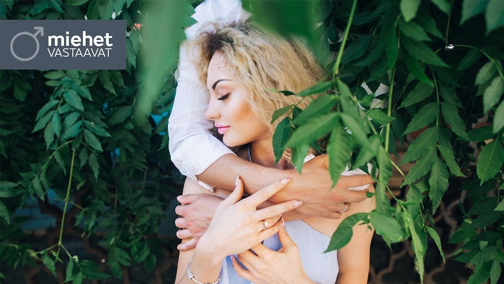 Juttusarjassa miehet vastaavat joka viikko kysymyksiin seksiin, ihmissuhteisiin ja muuhun elämään liittyen!