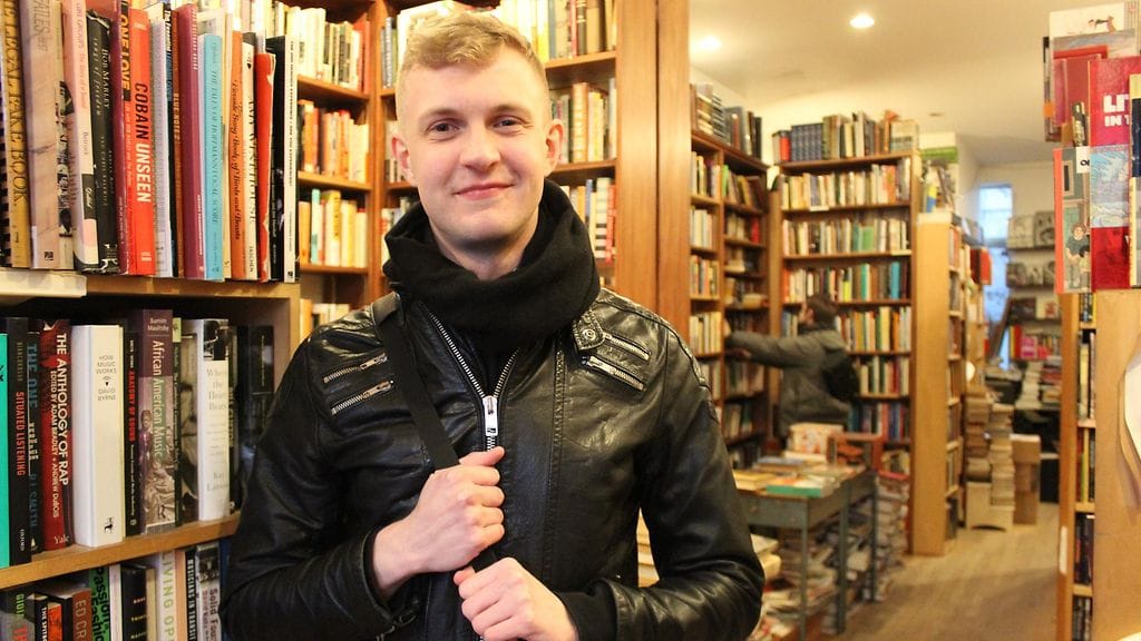 New Yorkissa asuvan suomalaisen Kalle Oskari Mattilan tekstejä on käännetty muun muassa kreikaksi, portugaliksi, italiaksi ja vietnamin kielelle.