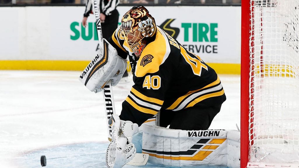 Tuukka Rask palasi loukkaantumisen jälkeen tositoimiin.