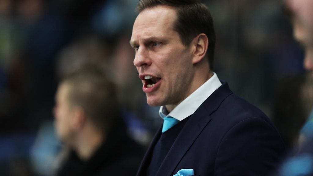 Ville Nieminen lensi pihalle pukukopin puolelle.