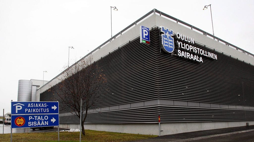 Vanki karkasi aamulla Oulussa, kun hän oli hoidettava Oulun yliopistollisessa sairaalassa.