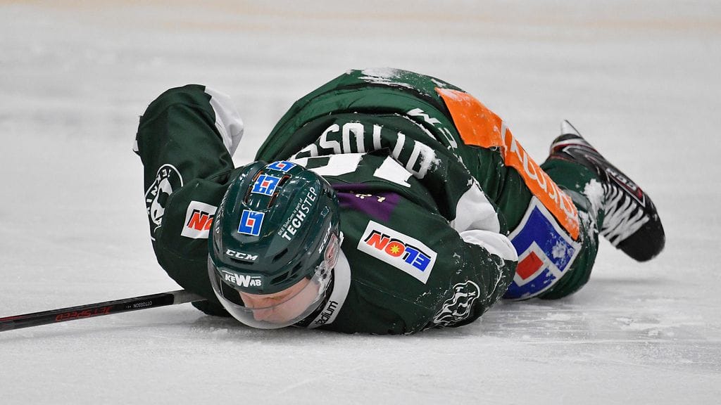 Axel Ottosson koki kovia, kun Niki Petti leipoi häntä kasvoihin.