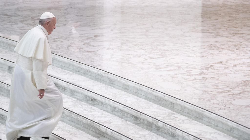 Osa katolisista kirkoista erityisesti Aasiassa ja Afrikassa katsoo edelleen, ettei ongelmat koske heitä.