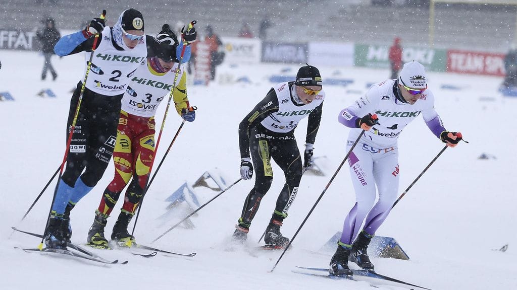 Verneri Suhonen (vas.), Martti Jylhä (oik.) ja Juuso Haarala (toin. oik.) taistelevat paikasta MM-kilpaiuihiin. Joni Mäki on jo varmistanut paikkansa joukkueessa (toin. vas.).