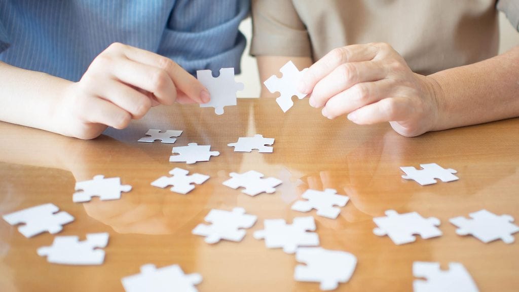 Yhdysvaltalaistutkimuksen mukaan miesten aivot ovat liki neljä vuotta ”vanhemmat” kuin saman ikäisten naisten. Tämä voisi selittää, miksi naiset pysyvät skarpimpina vanhemmalla iällä kuin miehet.