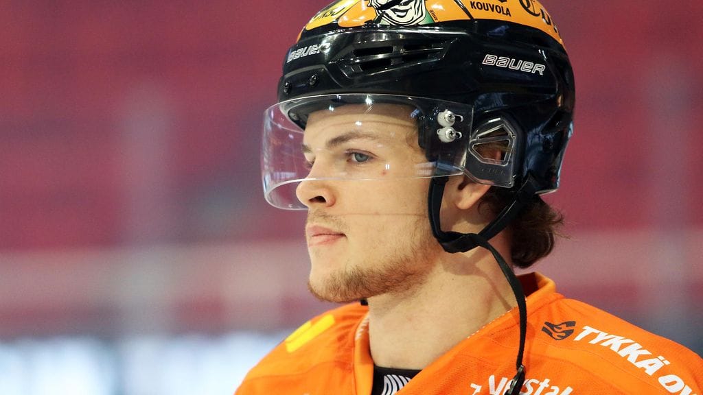 Malte Strömwall kuumensi Tapparan pelaajia.