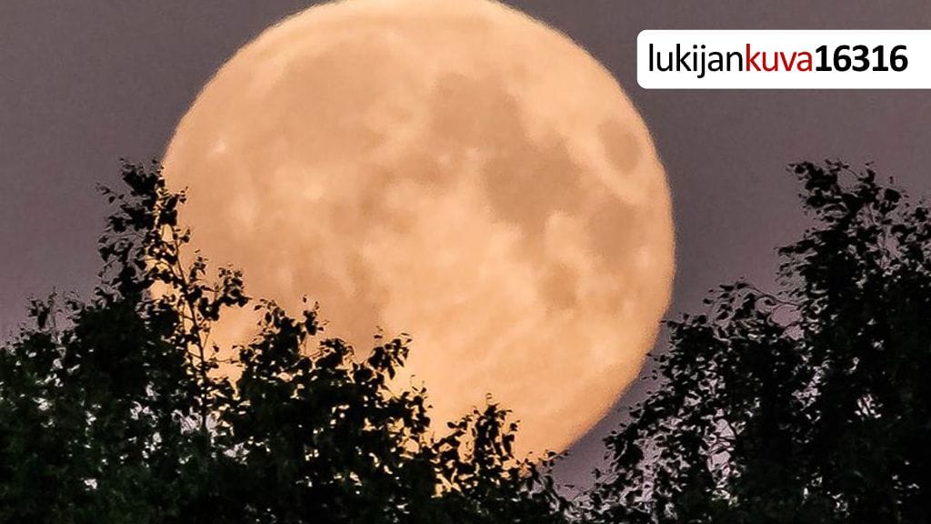 Viime kesänä kuvattu superkuu.